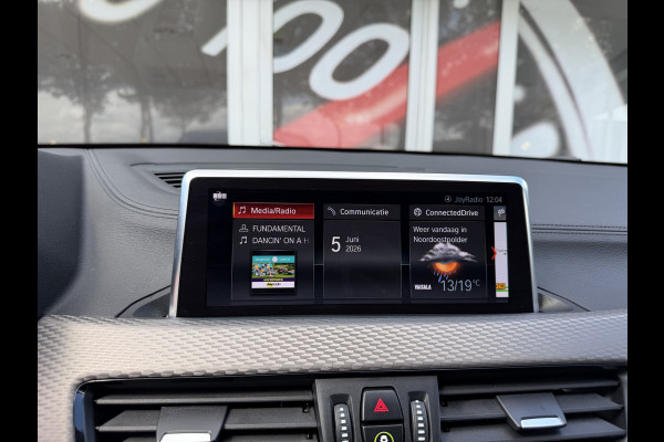 BMW X2 SDrive20i High Executive / Automaat / 19'' LM / Camera / Trekhaak (1.800KG) / M pakket /