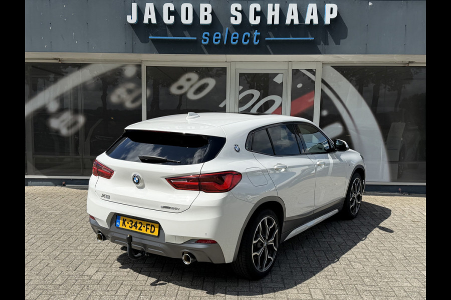 BMW X2 SDrive20i High Executive / Automaat / 19'' LM / Camera / Trekhaak (1.800KG) / M pakket /