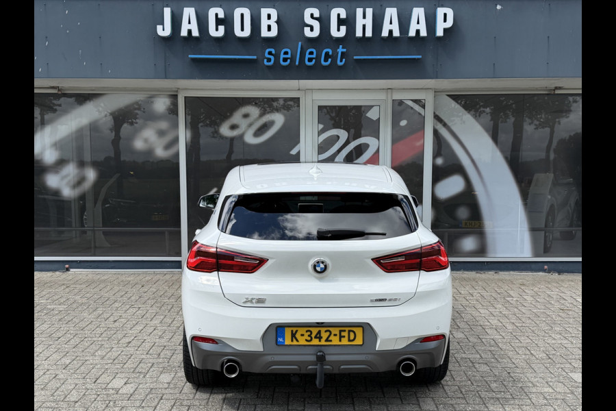 BMW X2 SDrive20i High Executive / Automaat / 19'' LM / Camera / Trekhaak (1.800KG) / M pakket /