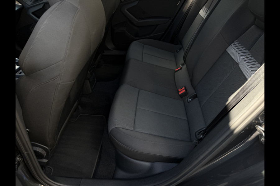Audi A3 Sportback 35 1.4 TFSI Advanced edition / Automaat / Camera / Trekhaak(1.500KG) / Carplay / LED / 17'' LM /
