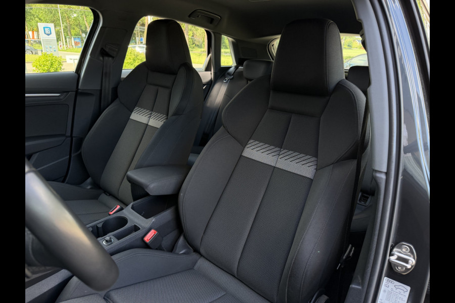 Audi A3 Sportback 35 1.4 TFSI Advanced edition / Automaat / Camera / Trekhaak(1.500KG) / Carplay / LED / 17'' LM /