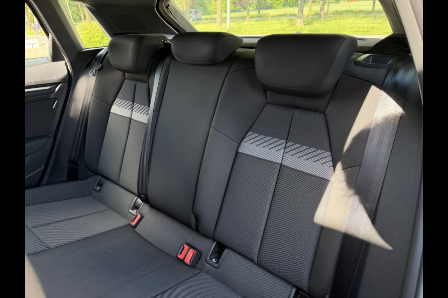 Audi A3 Sportback 35 1.4 TFSI Advanced edition / Automaat / Camera / Trekhaak(1.500KG) / Carplay / LED / 17'' LM /