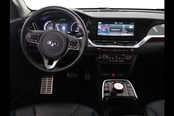Kia e-Niro EXECUTIVE 64kWh 3 FASE ACCU SOH100% GARANTIE 2031* STOEL & STUUR VERWARMING. NAVIGATIE . PDC V+A