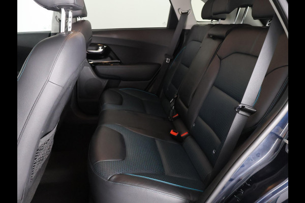 Kia e-Niro EXECUTIVE 64kWh 3 FASE ACCU SOH100% GARANTIE 2031* STOEL & STUUR VERWARMING. NAVIGATIE . PDC V+A