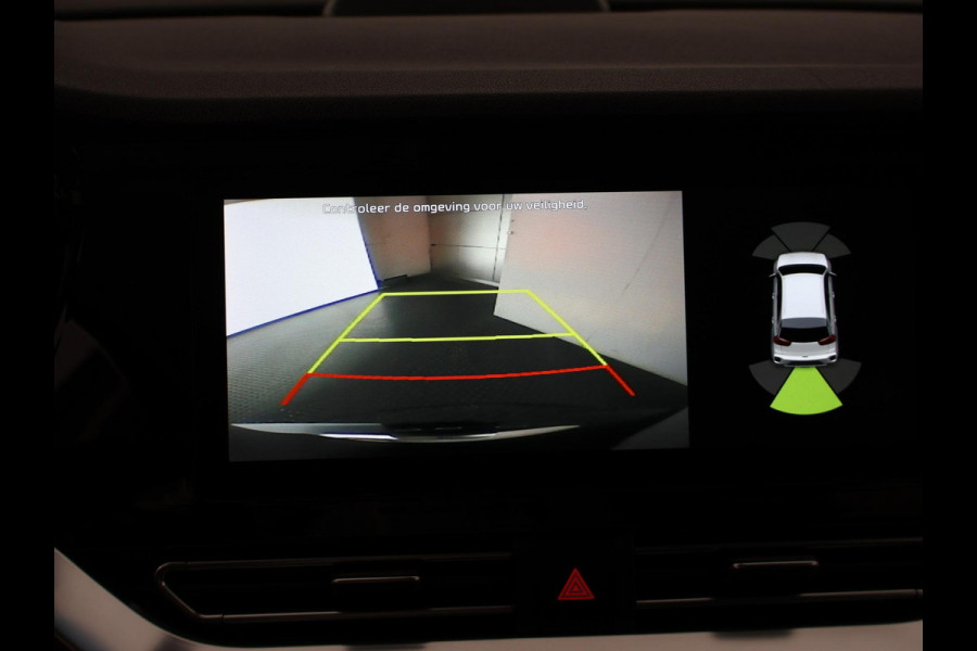 Kia e-Niro EXECUTIVE 64kWh 3 FASE ACCU SOH100% GARANTIE 2031* STOEL & STUUR VERWARMING. NAVIGATIE . PDC V+A