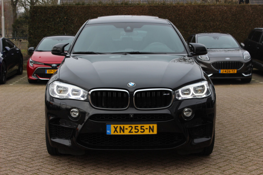 BMW X6 M / NL Auto! / Full option! / Trekhaak / Schuifdak / 360Camera / Carbon intr. / B&O / Softclose / Leder / 21'' / Standkachel / Entertainment System / Luchtvering / Stoelventilatie