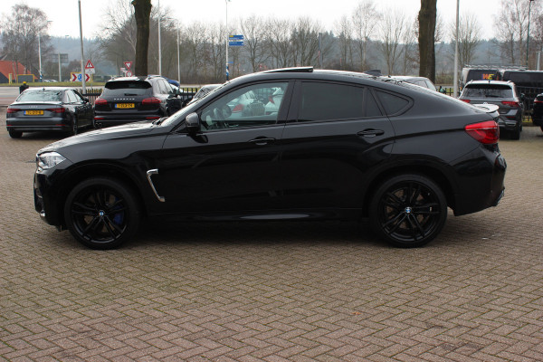 BMW X6 M / NL Auto! / Full option! / Trekhaak / Schuifdak / 360Camera / Carbon intr. / B&O / Softclose / Leder / 21'' / Standkachel / Entertainment System / Luchtvering / Stoelventilatie