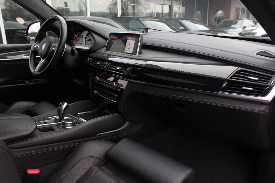 BMW X6 M / NL Auto! / Full option! / Trekhaak / Schuifdak / 360Camera / Carbon intr. / B&O / Softclose / Leder / 21'' / Standkachel / Entertainment System / Luchtvering / Stoelventilatie
