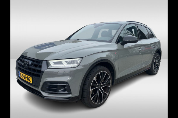 Audi Q5 2.0 TFSI quattro Sport S Line Black Edition / Full option! / Trekhaak / Panoramadak / Camera / Head-up / RS Seats / Luchtvering / B&O / 21'' / Carbon intr. / Standverwarming / Matrix LED / Stoel+Stuurverwarming / CarPlay / Dodehoek / D