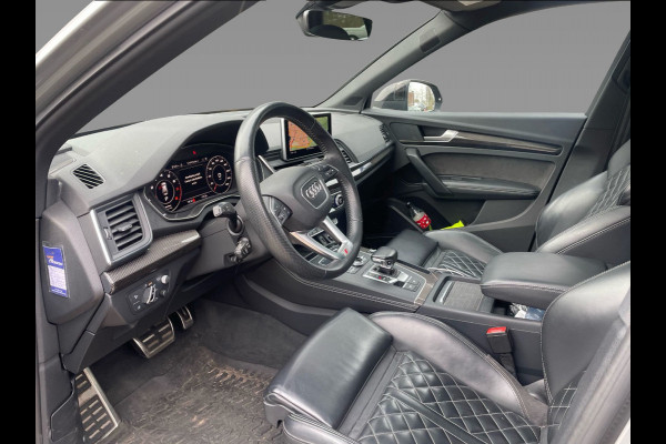 Audi Q5 2.0 TFSI quattro Sport S Line Black Edition / Full option! / Trekhaak / Panoramadak / Camera / Head-up / RS Seats / Luchtvering / B&O / 21'' / Carbon intr. / Standverwarming / Matrix LED / Stoel+Stuurverwarming / CarPlay / Dodehoek / D