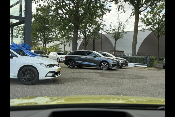 Volkswagen Golf 1.4 eHybrid GTE PHEV 245PK | 32.000 KM! | PANO | HEAD-UP DISPLAY | KEYLESS | IQ LED MATRIX | WINTERPAKKET | CAMERA | ADAPTIEVE CRUISE CONTROL | DODEHOEKDETECTIE | ALL SEASONS | FULL OPTIONS | RIJKLAAR + 12 MND BOVAG GARANTIE