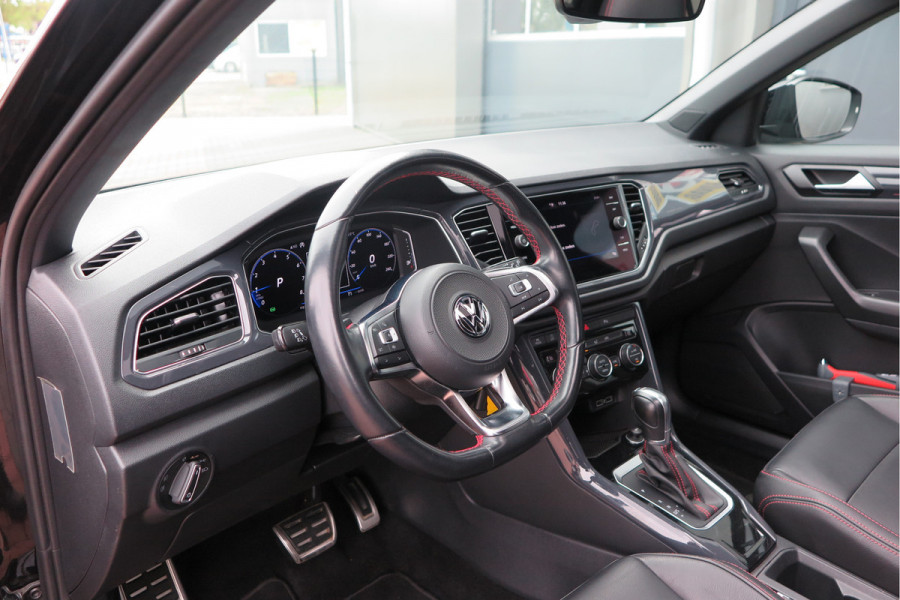Volkswagen T-Roc 1.5 TSI 150pk DSG Sport Business R-Line , Pano , Virtual , Xenon, Leder, Navi , Carplay , LMV, PDC, Camera etc. etc