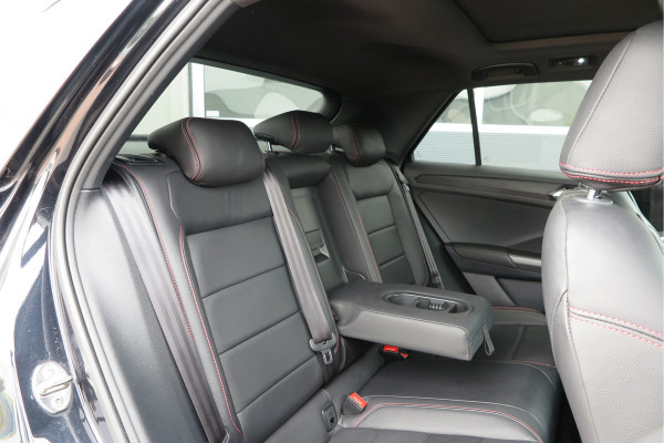 Volkswagen T-Roc 1.5 TSI 150pk DSG Sport Business R-Line , Pano , Virtual , Xenon, Leder, Navi , Carplay , LMV, PDC, Camera etc. etc