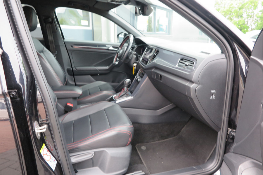 Volkswagen T-Roc 1.5 TSI 150pk DSG Sport Business R-Line , Pano , Virtual , Xenon, Leder, Navi , Carplay , LMV, PDC, Camera etc. etc