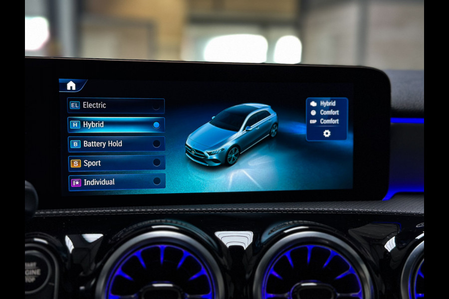 Mercedes-Benz A-Klasse 250 e AMG Line Pano | Memory | Headup | 360 | 1e eig | 12 maanden garantie