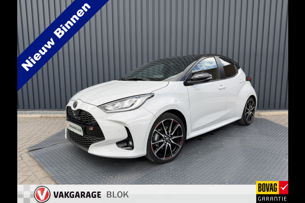 Toyota Yaris 1.5 Hybrid GR Sport / Bi tone | UNIEK 8.700 km!!! | JBL | PDC V+A | Head-up | Rijklaar!!
