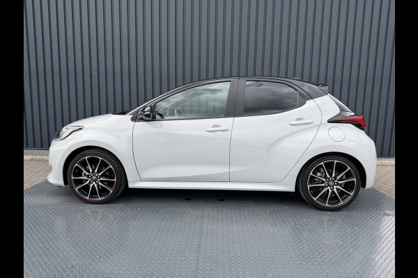 Toyota Yaris 1.5 Hybrid GR Sport / Bi tone | UNIEK 8.700 km!!! | JBL | PDC V+A | Head-up | Rijklaar!!