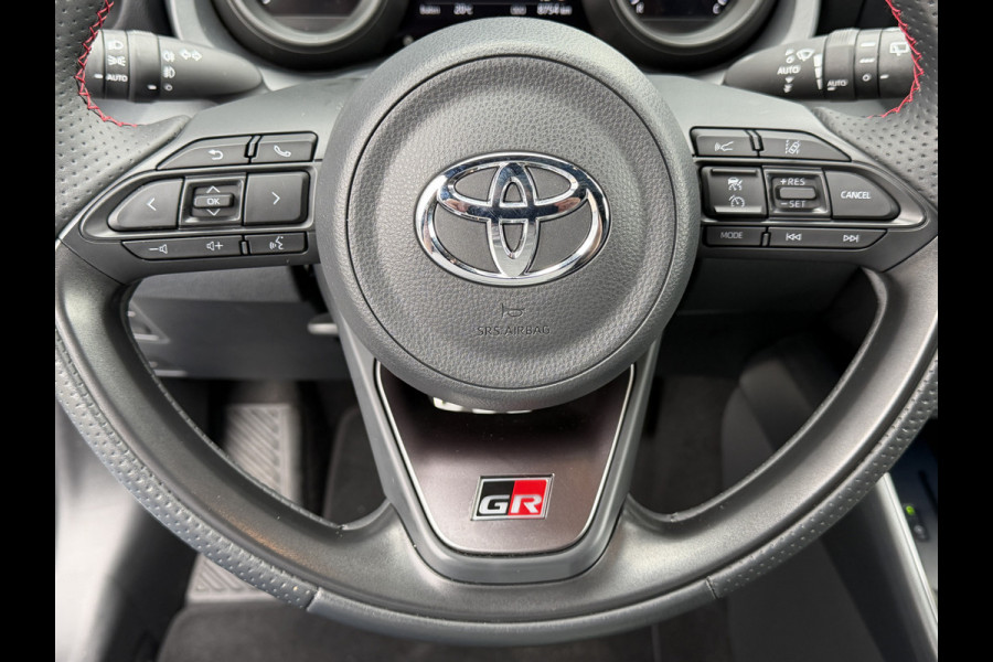 Toyota Yaris 1.5 Hybrid GR Sport / Bi tone | UNIEK 8.700 km!!! | JBL | PDC V+A | Head-up | Rijklaar!!