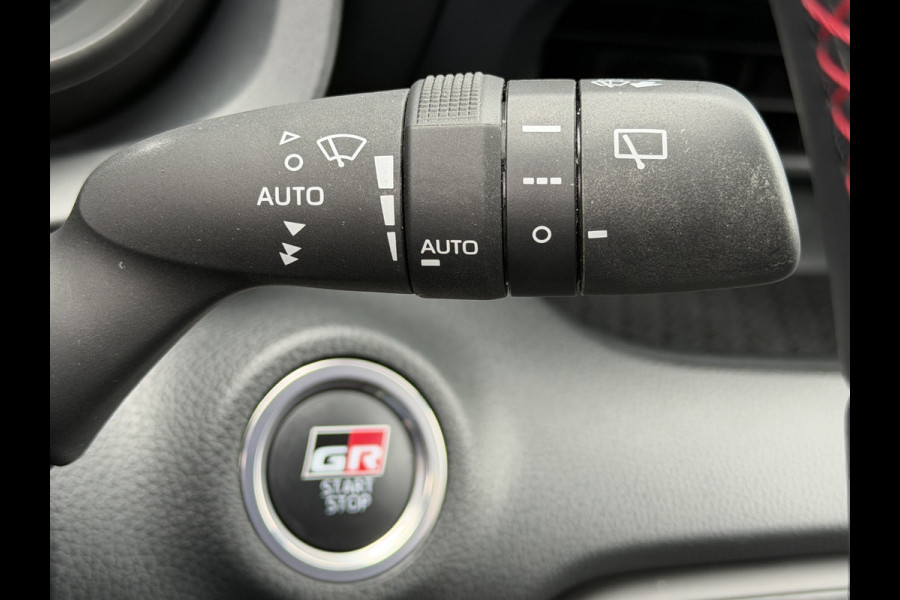 Toyota Yaris 1.5 Hybrid GR Sport / Bi tone | UNIEK 8.700 km!!! | JBL | PDC V+A | Head-up | Rijklaar!!