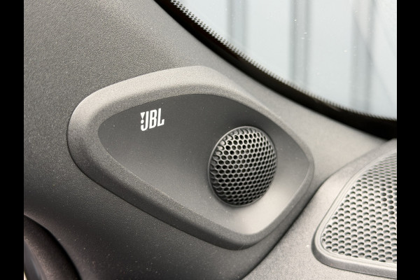 Toyota Yaris 1.5 Hybrid GR Sport / Bi tone | UNIEK 8.700 km!!! | JBL | PDC V+A | Head-up | Rijklaar!!