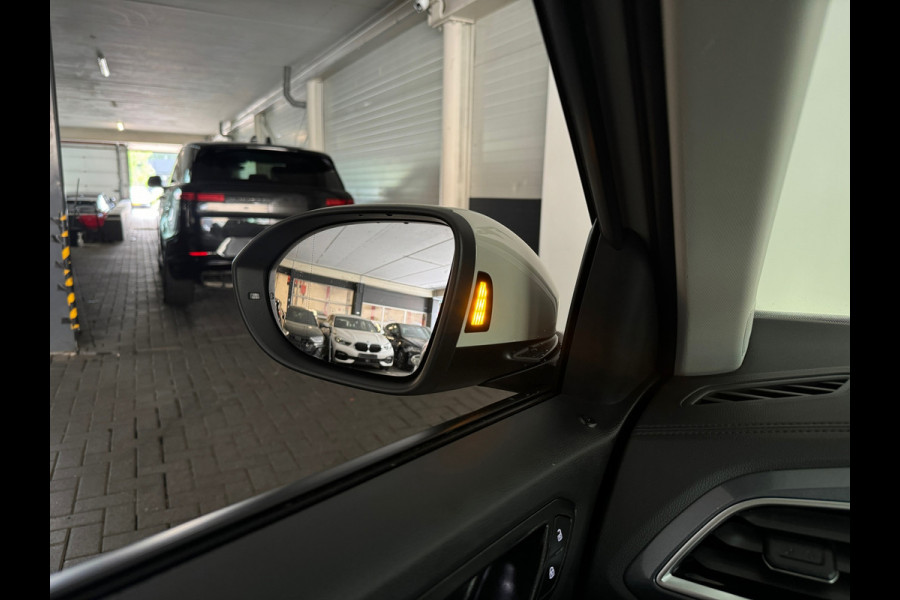 Volkswagen T-Roc 1.5 TSI R-Line Keyless|Sfeer|IQ|Camera|Lane