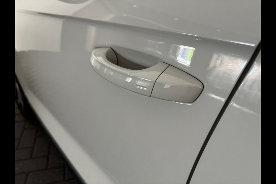 Volkswagen T-Roc 1.5 TSI R-Line Keyless|Sfeer|IQ|Camera|Lane