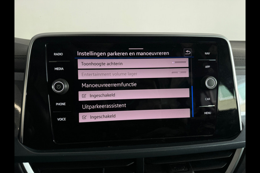 Volkswagen T-Roc 1.5 TSI R-Line Keyless|Sfeer|IQ|Camera|Lane