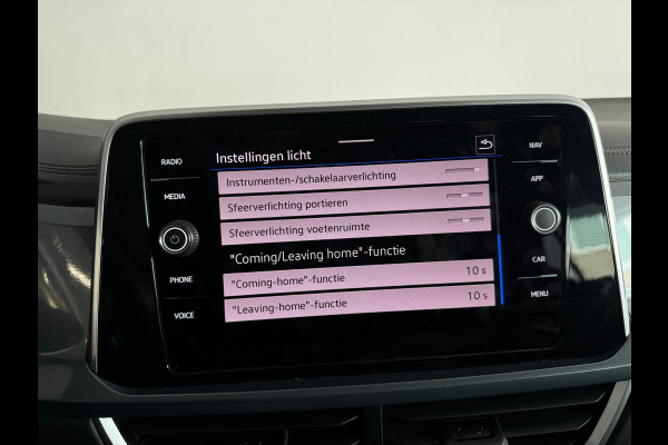 Volkswagen T-Roc 1.5 TSI R-Line Keyless|Sfeer|IQ|Camera|Lane