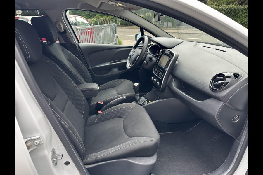 Renault Clio Estate 0.9 TCe Limited Navi|Carplay|Keyless|DAB|Cruise