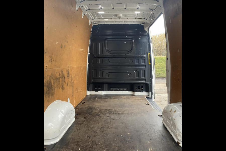 Volkswagen Crafter 35 2.0 TDI L3H3 Comfortline, Cam, Cruise, Trekh./ Luchtgev. stoel/ Imperiaal/ NAP