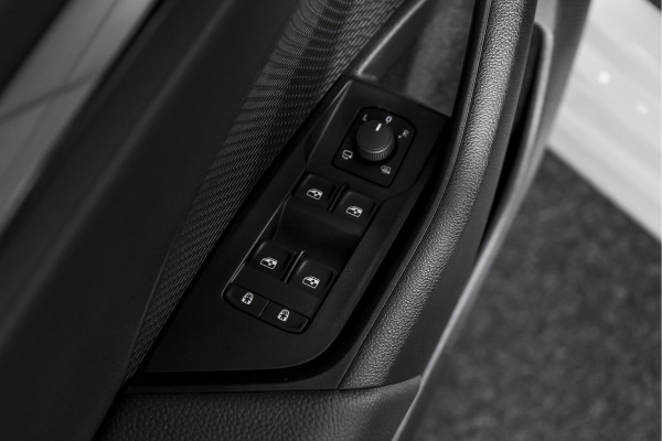 Škoda Octavia Combi 1.5 TSI MHEV 150 PK Sportline Tour | Elek. Trekhaak | Matrix Led | Adapt. Cruise | Winterpakket | 13 inch Navi | Camera | NAV + App. Connect | ECC | Elek. Klep | LM 18" |