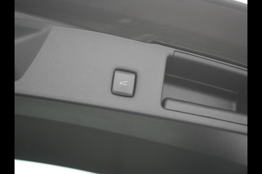 Ford Kuga 2.5 ST-Line PHEV 225pk Dealer O.H. | Adaptive Cruise | Head Up | 360 Camera | Sportstoelen & Stuur Verwarmd | Keyless | Blis | Apple Carplay | Navigatie | DAB | Virtual | 18"L.M | Plug In Hybrid |