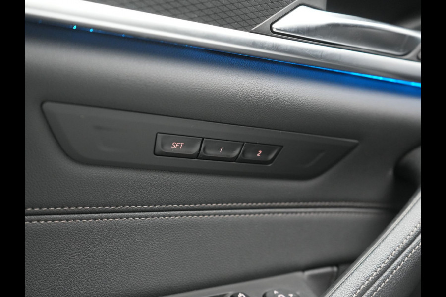BMW 5 Serie Touring 530e M Sport PHEV 293pk Dealer O.H. | Trekhaak Af Fabriek | Panodak | Head Up | Adaptive Cruise | Camera | Lederen Sportstoelen Memory & Verwarmd | Sfeerverlichting | Blis | Stuur Verwarmd | Apple Carplay | Navigatie | DAB | Plug In Hybrid |