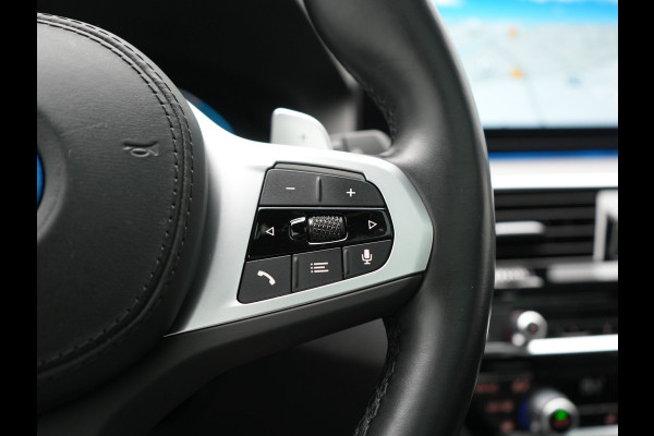 BMW 5 Serie Touring 530e M Sport PHEV 293pk Dealer O.H. | Trekhaak Af Fabriek | Panodak | Head Up | Adaptive Cruise | Camera | Lederen Sportstoelen Memory & Verwarmd | Sfeerverlichting | Blis | Stuur Verwarmd | Apple Carplay | Navigatie | DAB | Plug In Hybrid |
