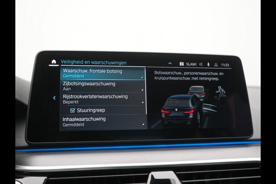 BMW 5 Serie Touring 530e M Sport PHEV 293pk Dealer O.H. | Trekhaak Af Fabriek | Panodak | Head Up | Adaptive Cruise | Camera | Lederen Sportstoelen Memory & Verwarmd | Sfeerverlichting | Blis | Stuur Verwarmd | Apple Carplay | Navigatie | DAB | Plug In Hybrid |