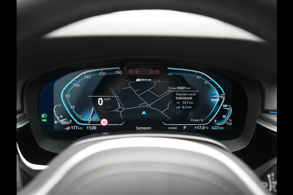 BMW 5 Serie Touring 530e M Sport PHEV 293pk Dealer O.H. | Trekhaak Af Fabriek | Panodak | Head Up | Adaptive Cruise | Camera | Lederen Sportstoelen Memory & Verwarmd | Sfeerverlichting | Blis | Stuur Verwarmd | Apple Carplay | Navigatie | DAB | Plug In Hybrid |