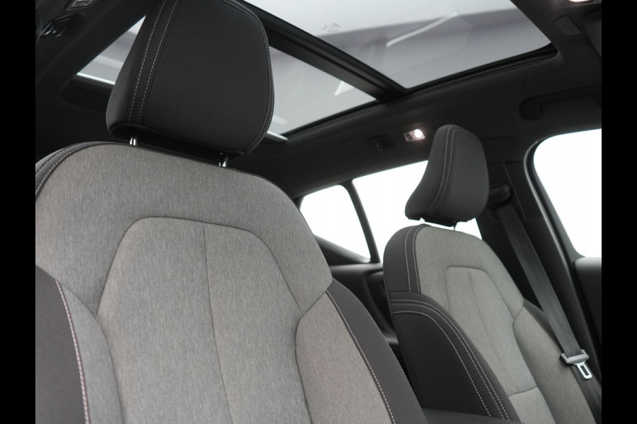 Volvo XC40 T5 Recharge Inscription PHEV 262pk Dealer O.H. | Trekhaak Af Fabriek | Panodak | Adaptive Cruise | 360 Camera | Harman / Kardon | Stoelen Memory & Verwarmd | Keyless | Blis | Apple Carplay | Naviatie