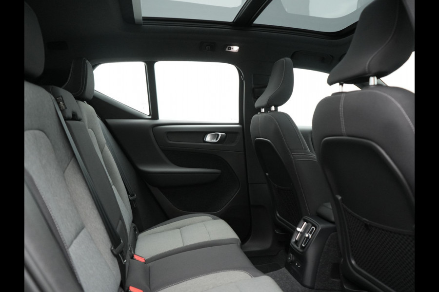 Volvo XC40 T5 Recharge Inscription PHEV 262pk Dealer O.H. | Trekhaak Af Fabriek | Panodak | Adaptive Cruise | 360 Camera | Harman / Kardon | Stoelen Memory & Verwarmd | Keyless | Blis | Apple Carplay | Naviatie