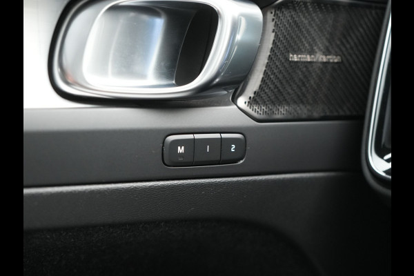 Volvo XC40 T5 Recharge Inscription PHEV 262pk Dealer O.H. | Trekhaak Af Fabriek | Panodak | Adaptive Cruise | 360 Camera | Harman / Kardon | Stoelen Memory & Verwarmd | Keyless | Blis | Apple Carplay | Naviatie