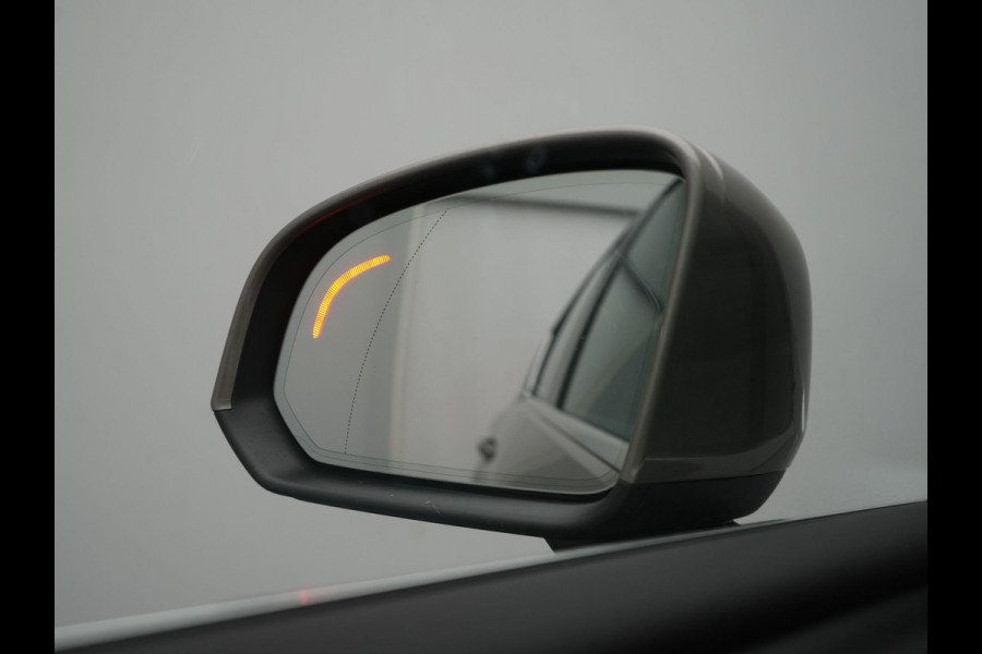Volvo XC40 T5 Recharge Inscription PHEV 262pk Dealer O.H. | Trekhaak Af Fabriek | Panodak | Adaptive Cruise | 360 Camera | Harman / Kardon | Stoelen Memory & Verwarmd | Keyless | Blis | Apple Carplay | Naviatie