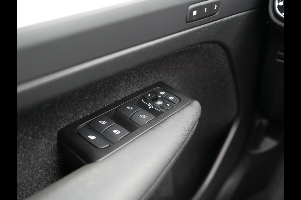 Volvo XC40 T5 Recharge Inscription PHEV 262pk Dealer O.H. | Trekhaak Af Fabriek | Panodak | Adaptive Cruise | 360 Camera | Harman / Kardon | Stoelen Memory & Verwarmd | Keyless | Blis | Apple Carplay | Naviatie