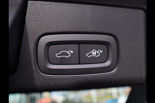 Volvo XC60 2.0 B4 R-Design Navi / Camera / Stoelverw /  Leder / Facelift Lage kilometerstand / Mild Hybride
