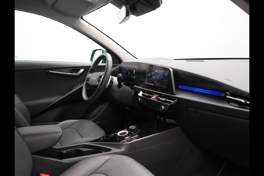 Kia Niro 1.6 GDi DynamicLine PHEV 182pk Dealer O.H. | Adaptive Cruise | Camera | Harman / Kardon | Lederen Sportstoelen & Stuur Verwarmd | Keyless | Blis | Sfeerverlichting | Apple Carplay | Navigatie | DAB | Plug In Hybrid |