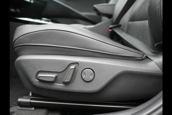 Kia Niro 1.6 GDi DynamicLine PHEV 182pk Dealer O.H. | Adaptive Cruise | Camera | Harman / Kardon | Lederen Sportstoelen & Stuur Verwarmd | Keyless | Blis | Sfeerverlichting | Apple Carplay | Navigatie | DAB | Plug In Hybrid |