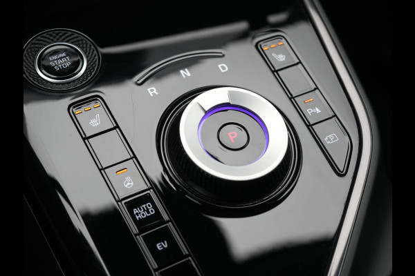 Kia Niro 1.6 GDi DynamicLine PHEV 182pk Dealer O.H. | Adaptive Cruise | Camera | Harman / Kardon | Lederen Sportstoelen & Stuur Verwarmd | Keyless | Blis | Sfeerverlichting | Apple Carplay | Navigatie | DAB | Plug In Hybrid |