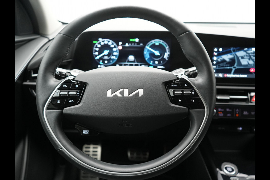 Kia Niro 1.6 GDi DynamicLine PHEV 182pk Dealer O.H. | Adaptive Cruise | Camera | Harman / Kardon | Lederen Sportstoelen & Stuur Verwarmd | Keyless | Blis | Sfeerverlichting | Apple Carplay | Navigatie | DAB | Plug In Hybrid |