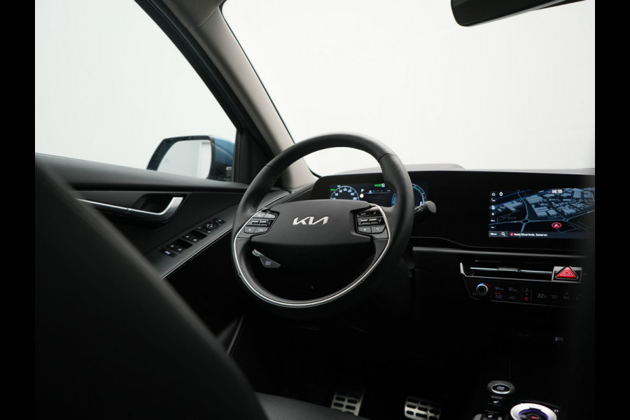 Kia Niro 1.6 GDi DynamicLine PHEV 182pk Dealer O.H. | Adaptive Cruise | Camera | Harman / Kardon | Lederen Sportstoelen & Stuur Verwarmd | Keyless | Blis | Sfeerverlichting | Apple Carplay | Navigatie | DAB | Plug In Hybrid |