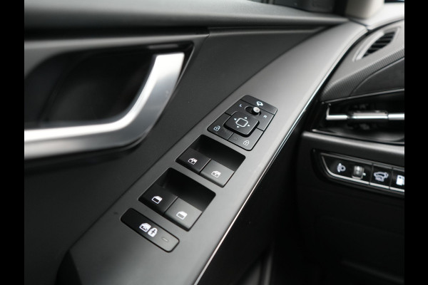 Kia Niro 1.6 GDi DynamicLine PHEV 182pk Dealer O.H. | Adaptive Cruise | Camera | Harman / Kardon | Lederen Sportstoelen & Stuur Verwarmd | Keyless | Blis | Sfeerverlichting | Apple Carplay | Navigatie | DAB | Plug In Hybrid |