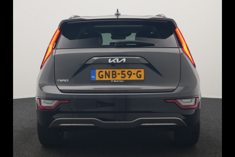 Kia Niro EV DynamicPlusLine 64.8 kWh 204pk | Panodak | Head Up | Adaptive Cruise | Camera | Lederen Sportstoelen & Stuur Verwarmd | Keyless | Blis | Sfeerverlichting | Apple Carplay | Navigatie | DAB |