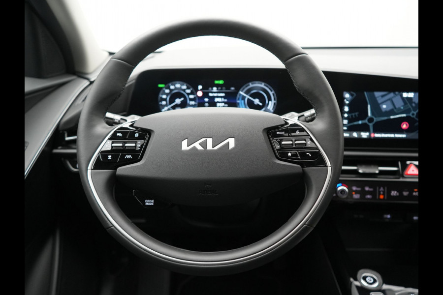 Kia Niro EV DynamicPlusLine 64.8 kWh 204pk | Panodak | Head Up | Adaptive Cruise | Camera | Lederen Sportstoelen & Stuur Verwarmd | Keyless | Blis | Sfeerverlichting | Apple Carplay | Navigatie | DAB |